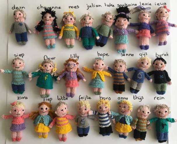 Primary school teacher make 23 dolls represent her students