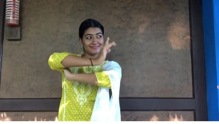 Grace Antony Vathukkal Vellariprvu song dance