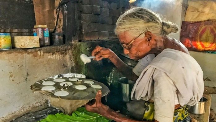 Kamalathal, 85-Year-Old TN Woman Selling Idlis For ₹1