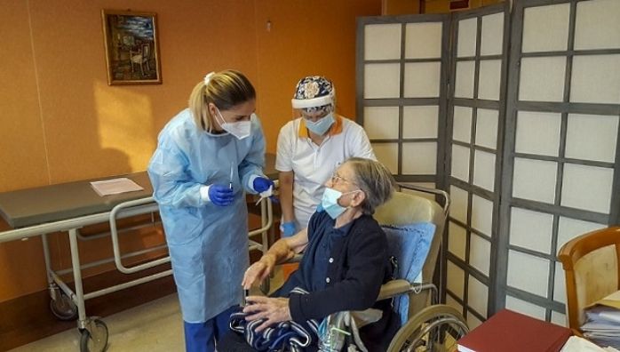 Fatima Negrini 108 year old italian woman receives Covid19 vaccine