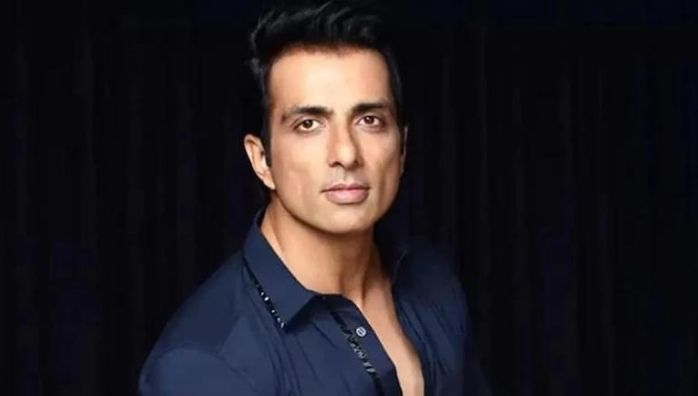 Actor Sonu Sood charity foundation arranges oxygen cylinders for covid patients